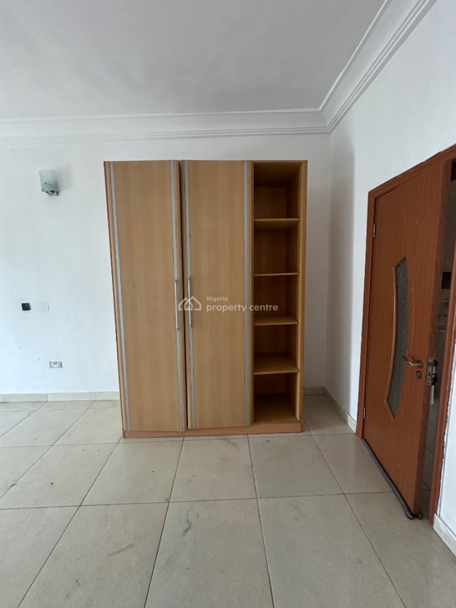 a Nice Bedroom Upstairs, Canal West Estate, Osapa, Lekki, Lagos, House for Rent
