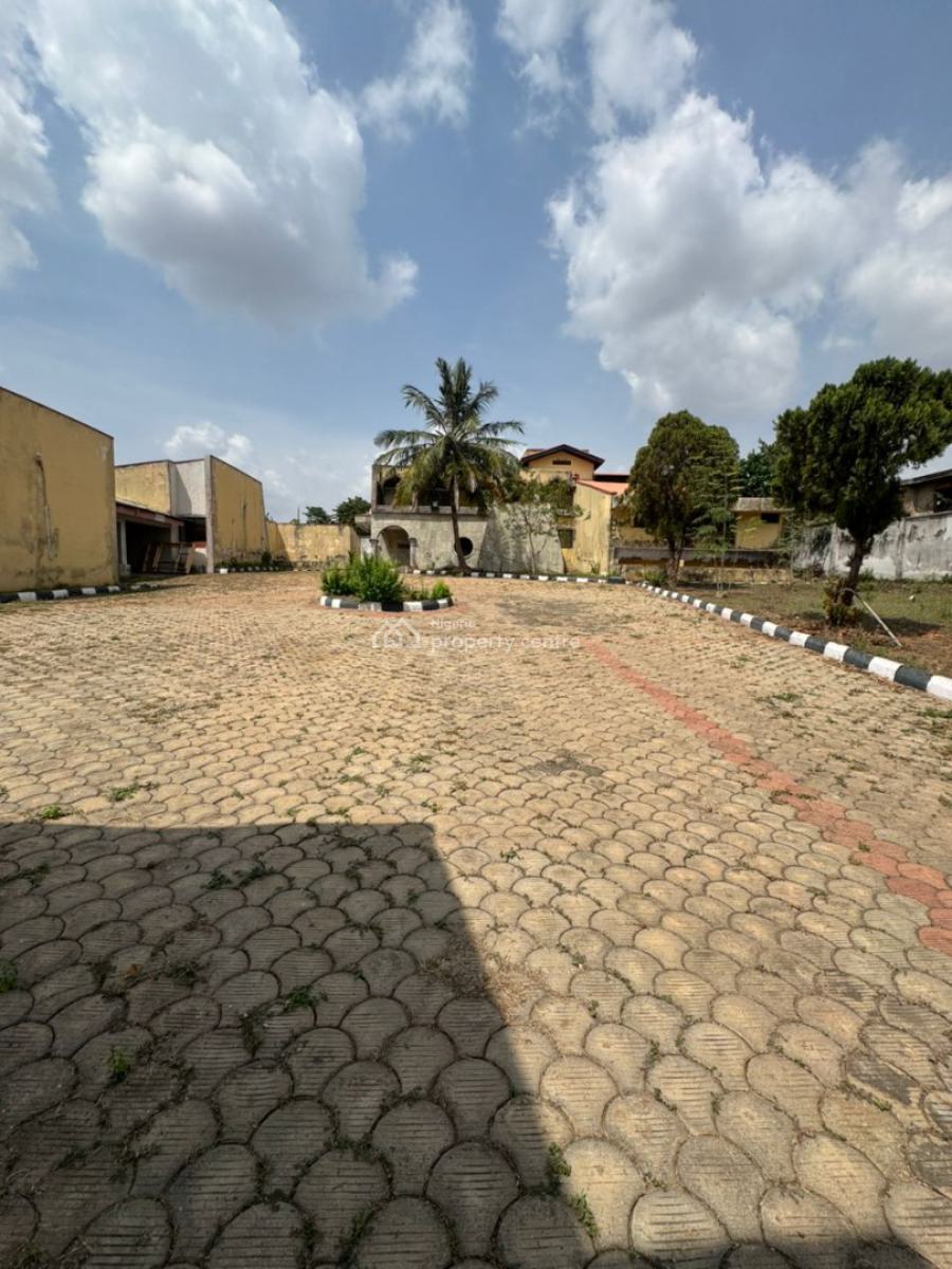 7 Bedrooms Duplex + 4 Units of Room & Parlour Bq, Onireke Gra, Ibadan, Oyo, Semi-detached Duplex for Sale