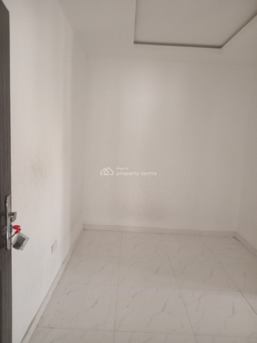 Excellent 2 Bedroom Apartment in a Serene Neighborhood, Off Ebeano Supermarket, Lekki Phase 1, Lekki, Lagos, House for Rent