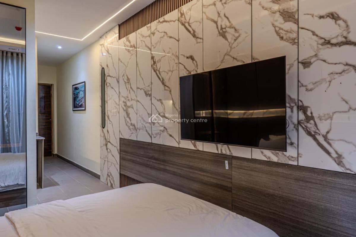 Cozy Studio Apartment with Swimming Pool, Gym and Balcony, Close to Lekki Central Mosque and Imax Cinema, Lekki Phase 1, Lekki, Lagos, Flat / Apartment Short Let