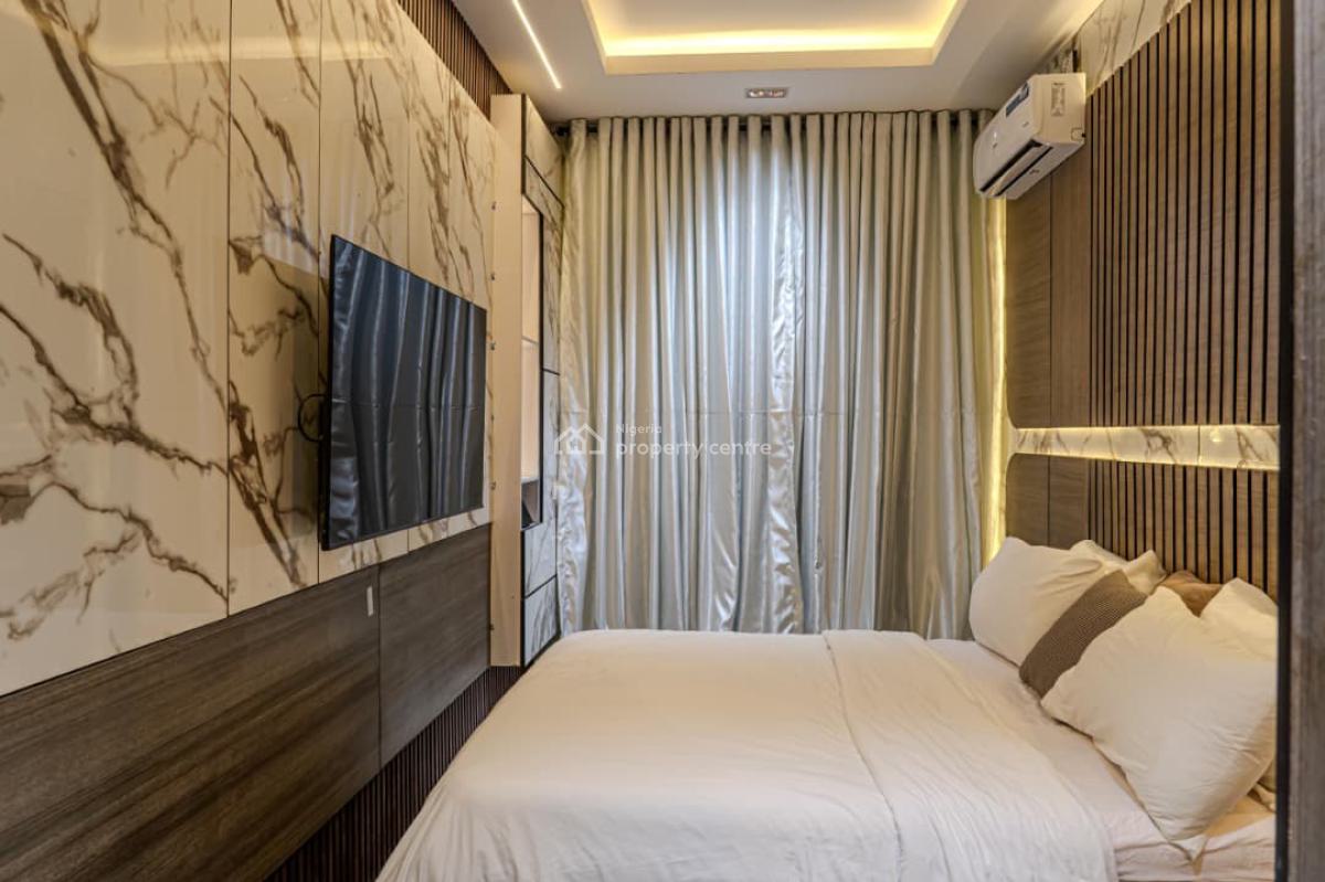 Cozy Studio Apartment with Swimming Pool, Gym and Balcony, Close to Lekki Central Mosque and Imax Cinema, Lekki Phase 1, Lekki, Lagos, Flat / Apartment Short Let