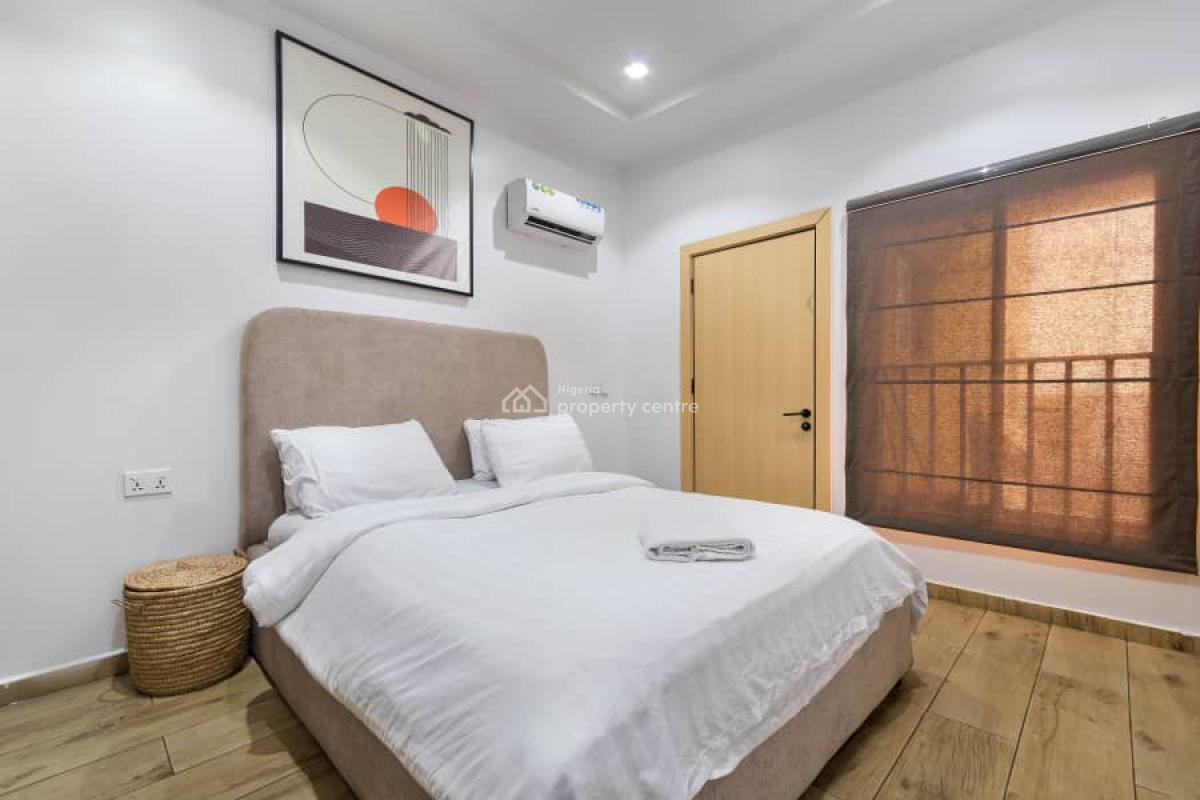 Beautiful 1bedroom Apartment Gym, Pool and Balcony, Lekki Phase 1, Lekki, Lagos, Flat / Apartment Short Let