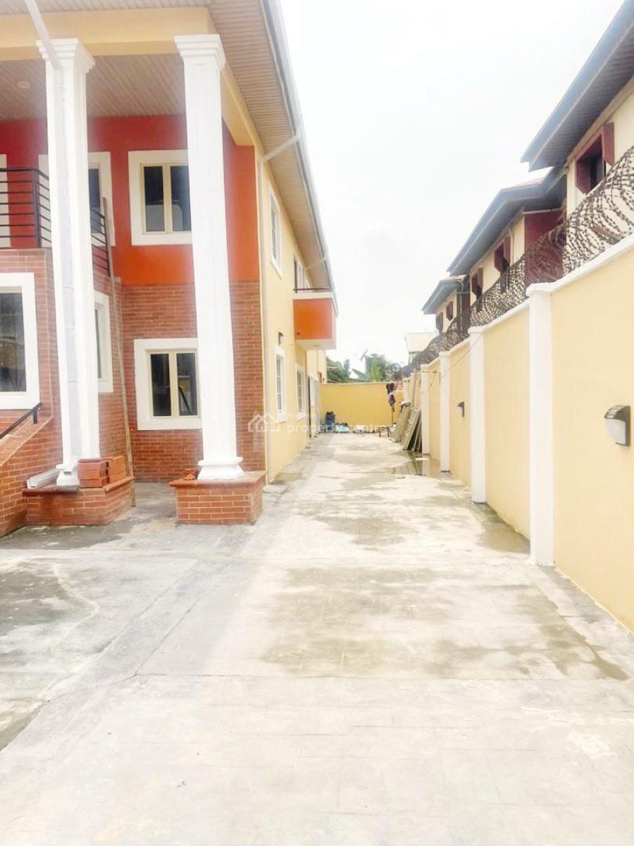Luxury & Well Maintained 5 Bedroom Semi Detached Duplex with Bq, Gra Phase 1, Magodo, Lagos, Semi-detached Duplex for Rent
