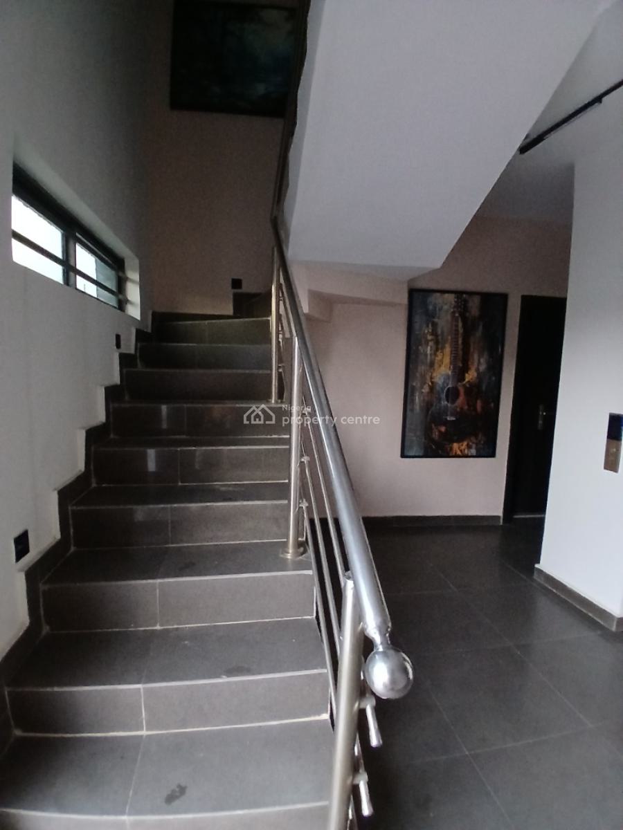 Newly Built and Serviced with 24/7 Power Supply 3 Bedroom En-suite Fla, Lekki Phase 1, Lekki, Lagos, Flat / Apartment for Rent