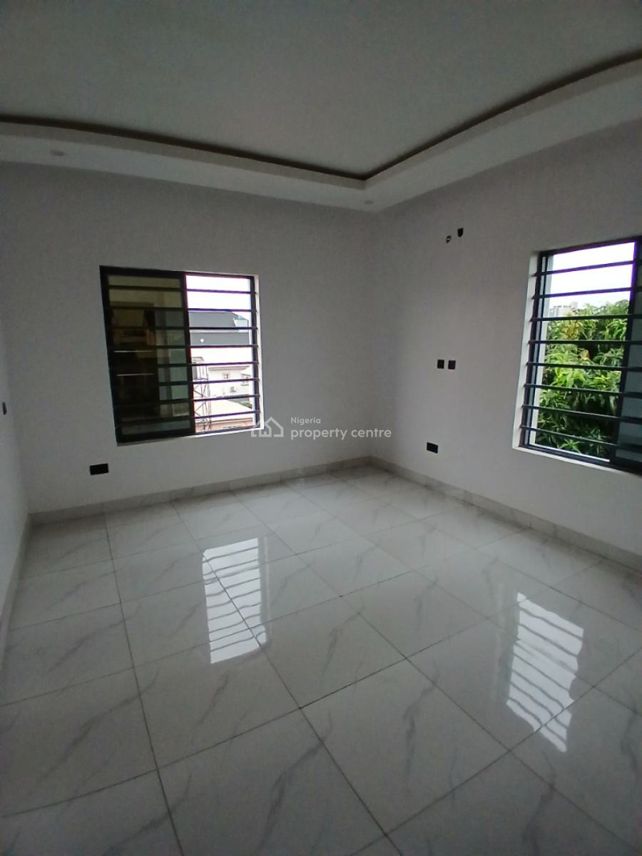 Newly Built and Serviced with 24/7 Power Supply 3 Bedroom En-suite Fla, Lekki Phase 1, Lekki, Lagos, Flat / Apartment for Rent