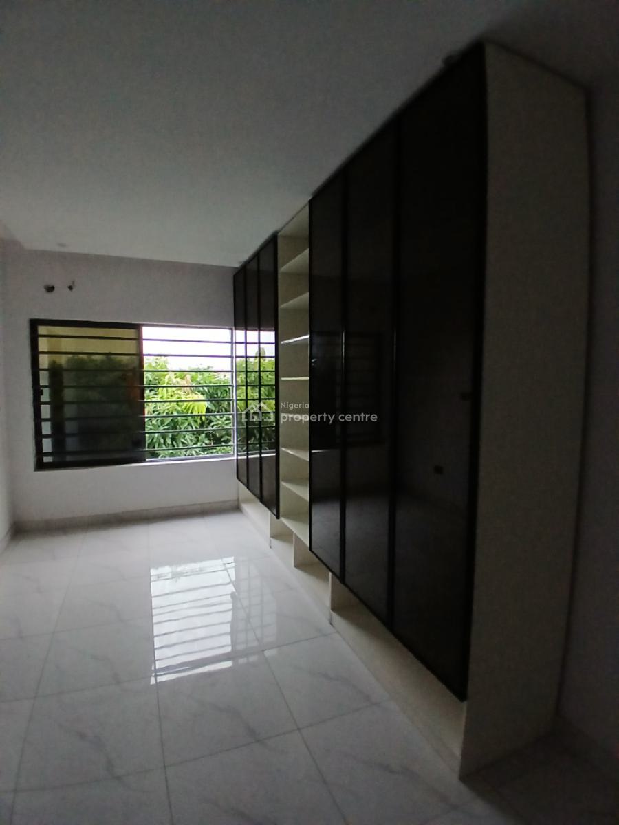 Newly Built and Serviced with 24/7 Power Supply 3 Bedroom En-suite Fla, Lekki Phase 1, Lekki, Lagos, Flat / Apartment for Rent