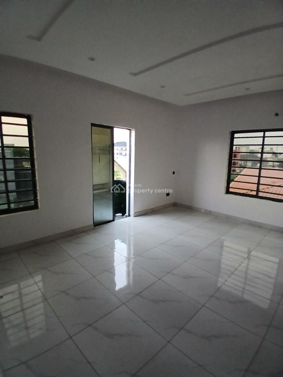 Newly Built and Serviced with 24/7 Power Supply 3 Bedroom En-suite Fla, Lekki Phase 1, Lekki, Lagos, Flat / Apartment for Rent