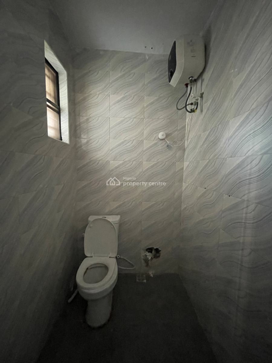 Neat 2 Bedroom Apartment, Ologolo, Lekki, Lagos, Flat / Apartment for Sale