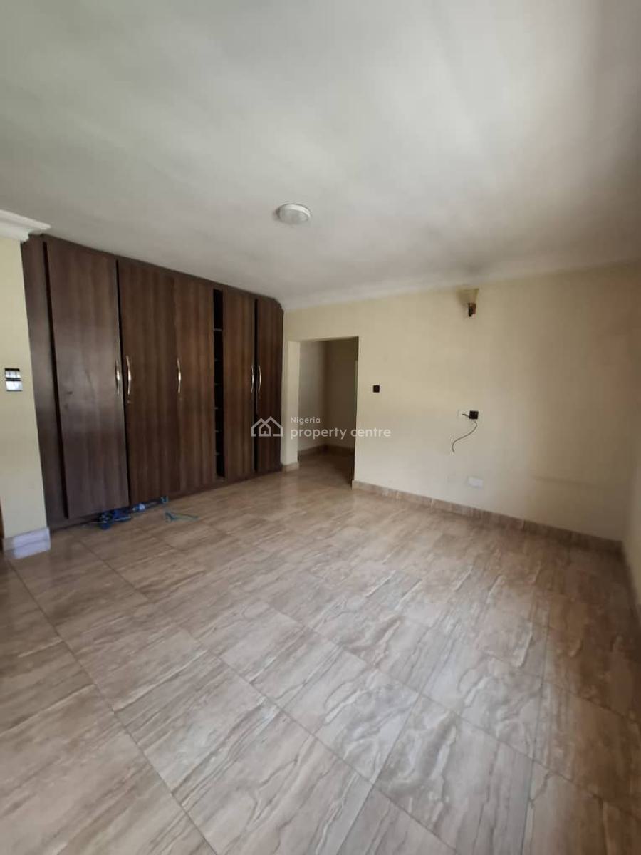 Spacious 2 Bedroom Apartment, Lekki Phase 1, Lekki, Lagos, Flat / Apartment for Rent