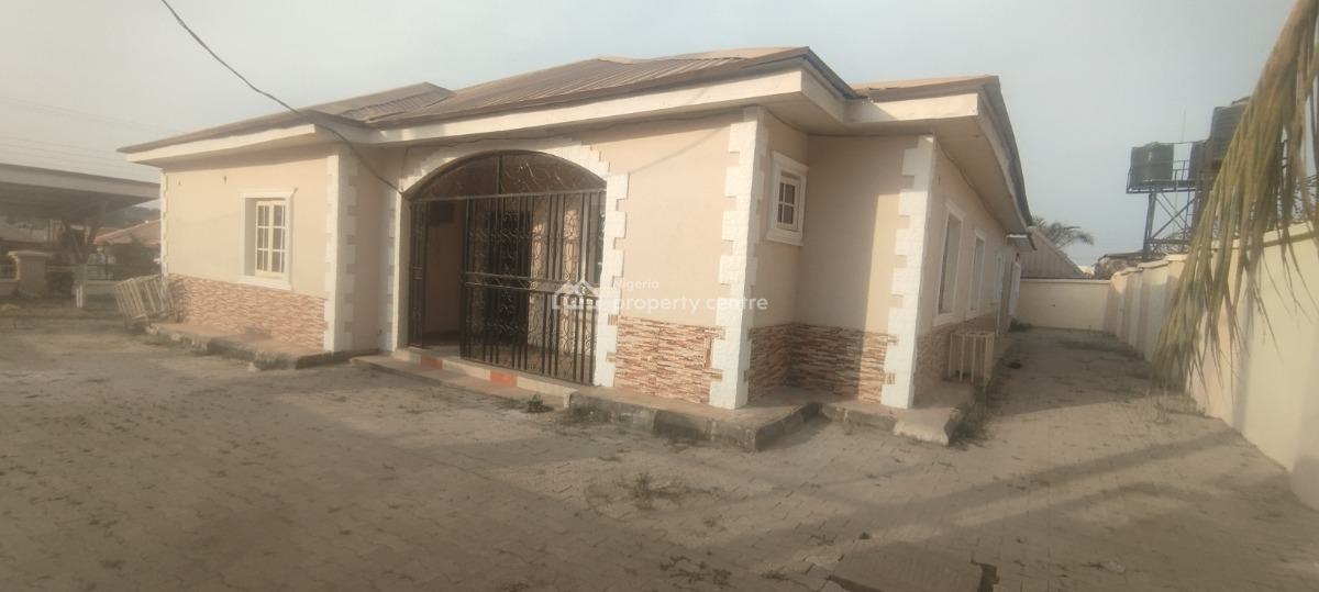 Beautiful Spacious 3 Bedroom Stand Alone Bungalow with One-bedroom Bq., Von Road, Lugbe District, Abuja, Detached Bungalow for Sale