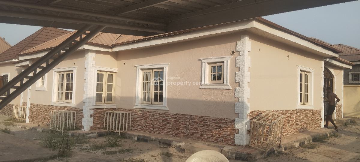 Beautiful Spacious 3 Bedroom Stand Alone Bungalow with One-bedroom Bq., Von Road, Lugbe District, Abuja, Detached Bungalow for Sale