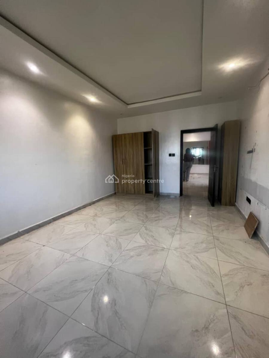 Unfurnished 2 Bedroom Apartment  Fully Serviced  Pool Elevator, Off Freedom Way, Lekki Phase 1, Lekki, Lagos, Flat / Apartment for Rent