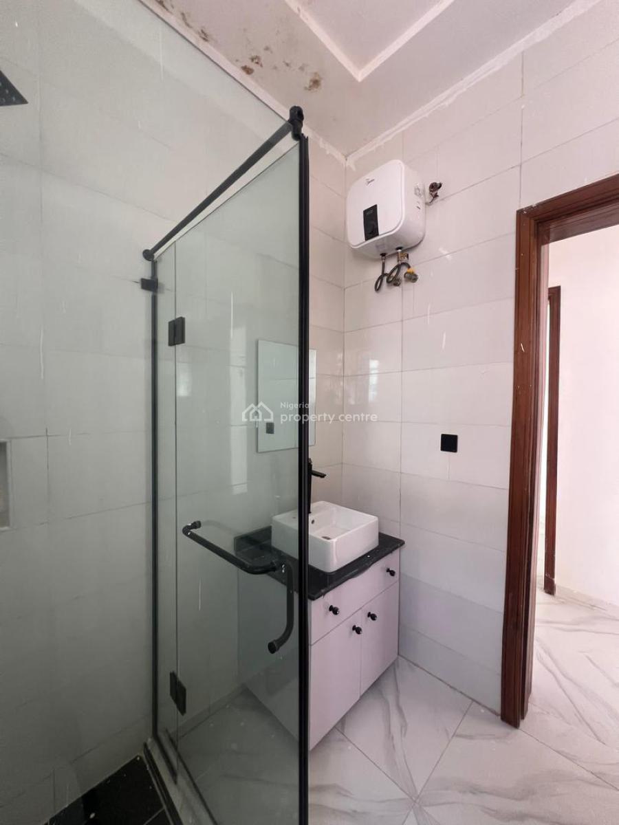 5 Bedroom Fully Detached Duplex Plus Bq with  Pool. Title: C of O, Lekki County, Lekki, Lagos, Detached Duplex for Sale