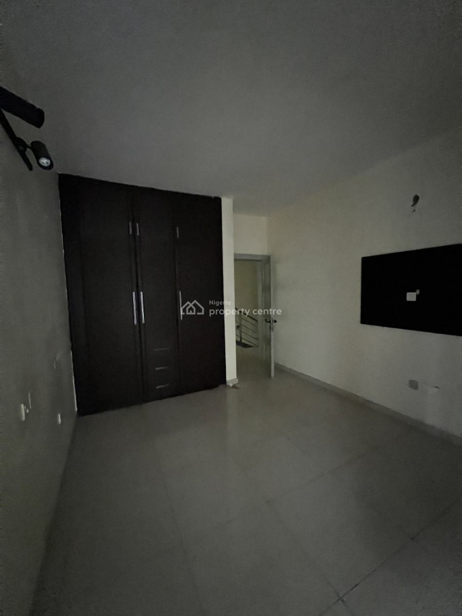 Spacious 4 Bedroom Terrace Duplex with Bq, Lekki Phase 1, Lekki, Lagos, Terraced Duplex for Rent