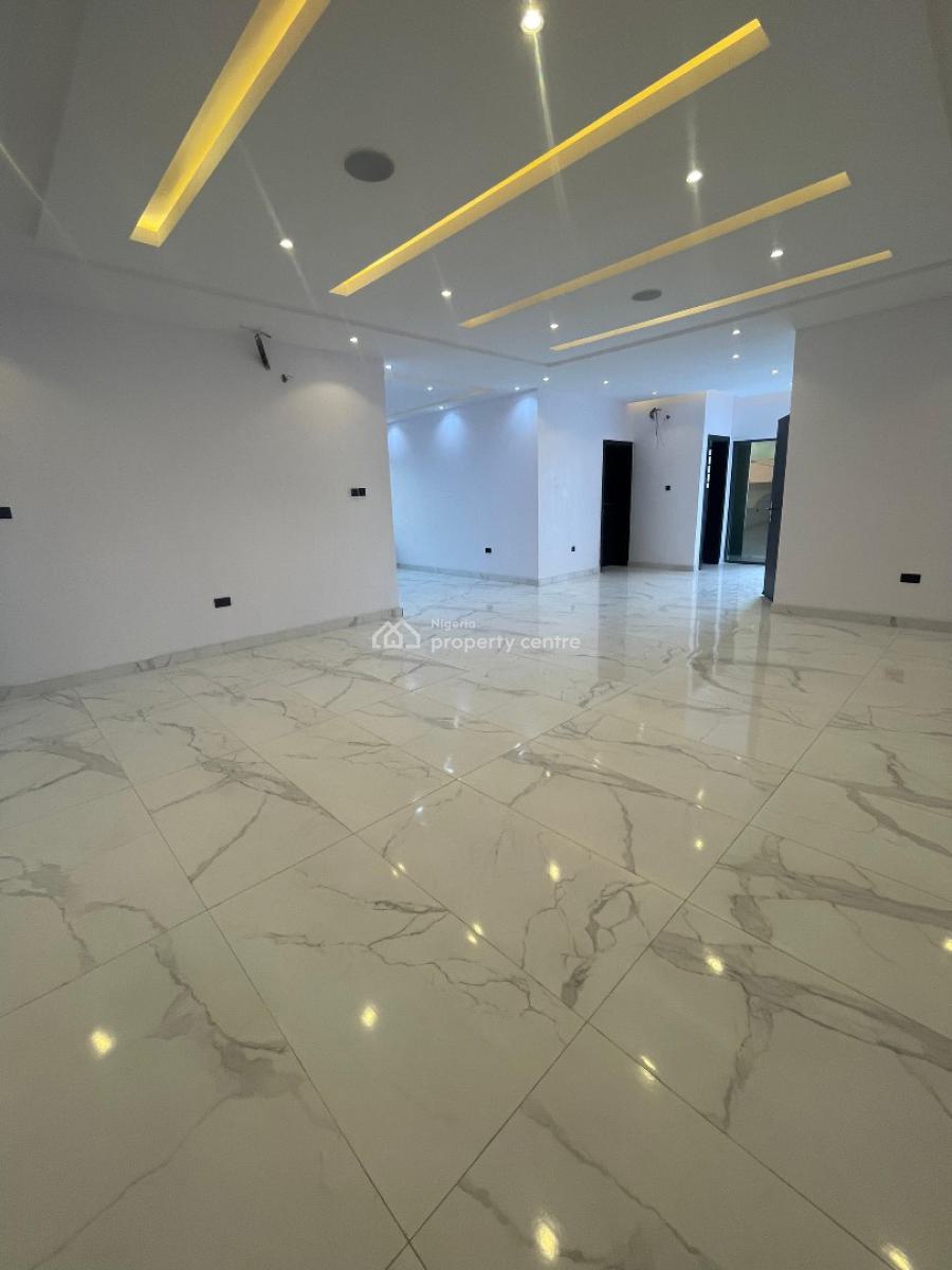 Spacious Three (3) Bedroom Apartment with Bq, Lekki Phase 1, Lekki, Lagos, Flat / Apartment for Rent