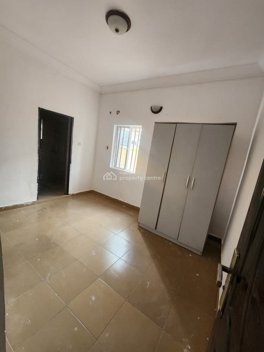 Spacious 3 Bedroom Flat, Off Randle, Surulere, Lagos, Flat / Apartment for Rent
