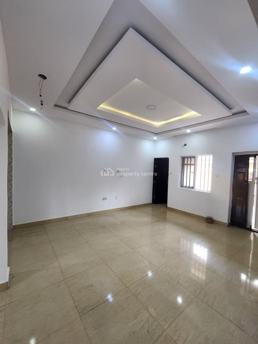 Spacious 3 Bedroom Flat, Off Randle, Surulere, Lagos, Flat / Apartment for Rent