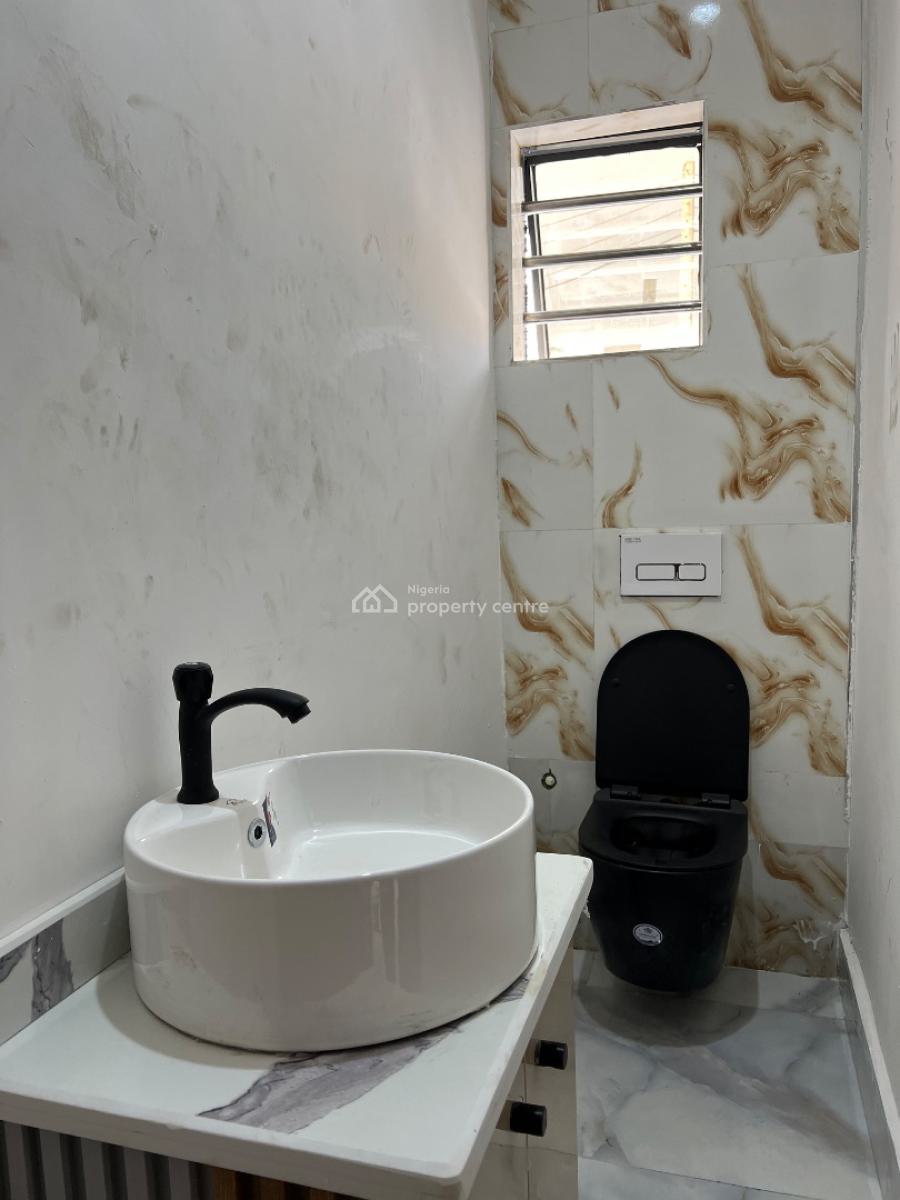 6 Bedroom, Behind Police Headquarters, Cabinet Road, Asaba, Delta, Detached Bungalow for Sale