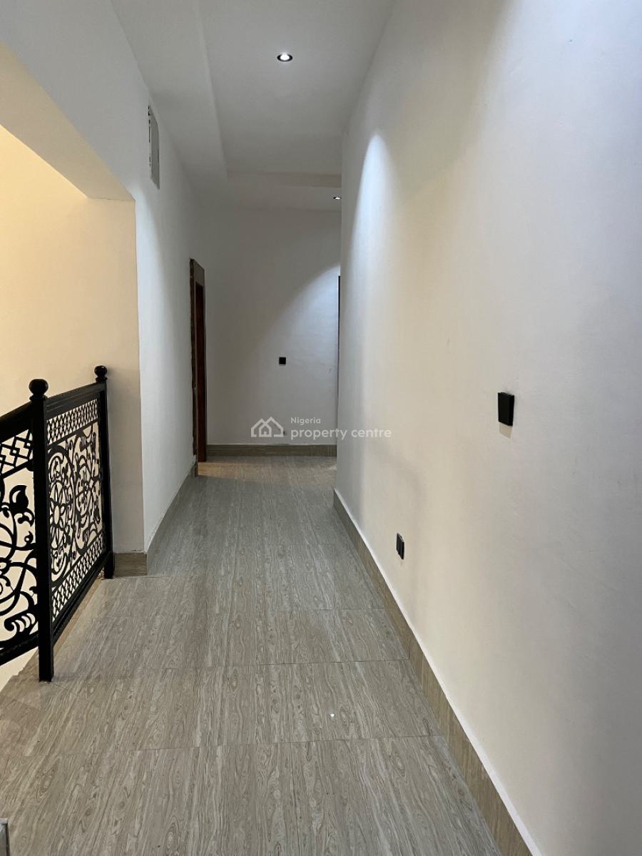 6 Bedroom, Behind Police Headquarters, Cabinet Road, Asaba, Delta, Detached Bungalow for Sale