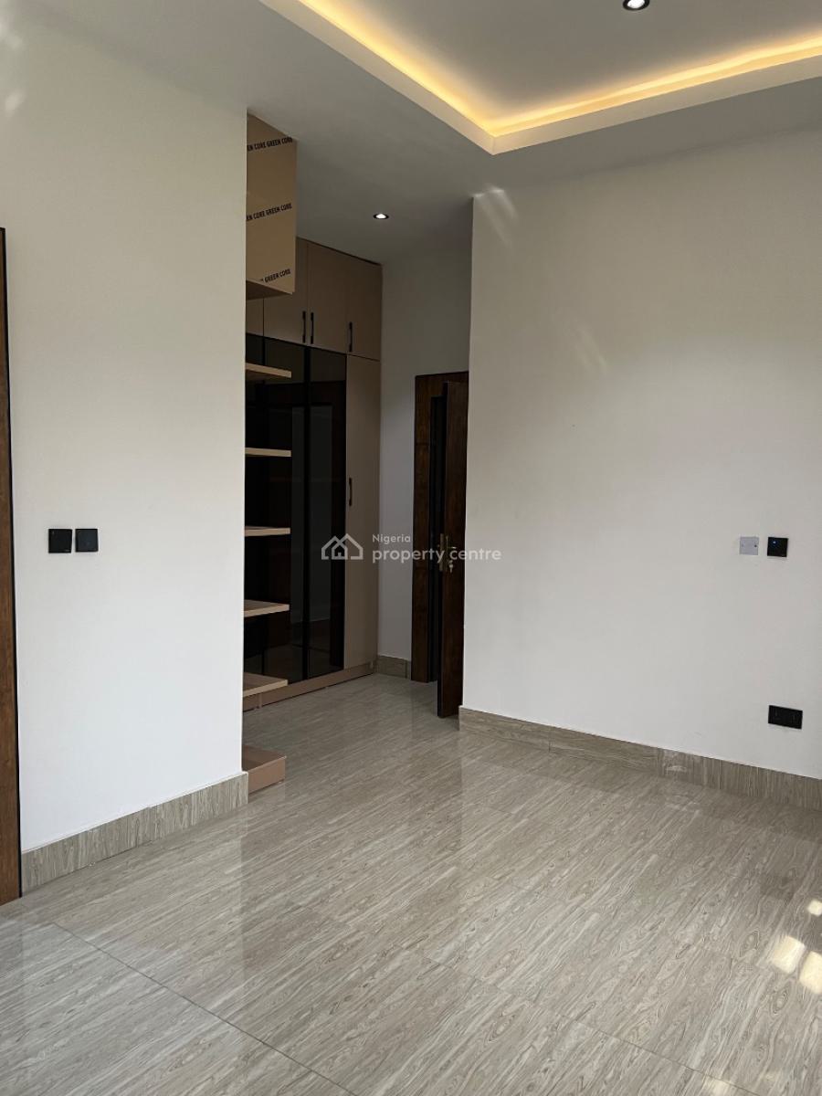 6 Bedroom, Behind Police Headquarters, Cabinet Road, Asaba, Delta, Detached Bungalow for Sale