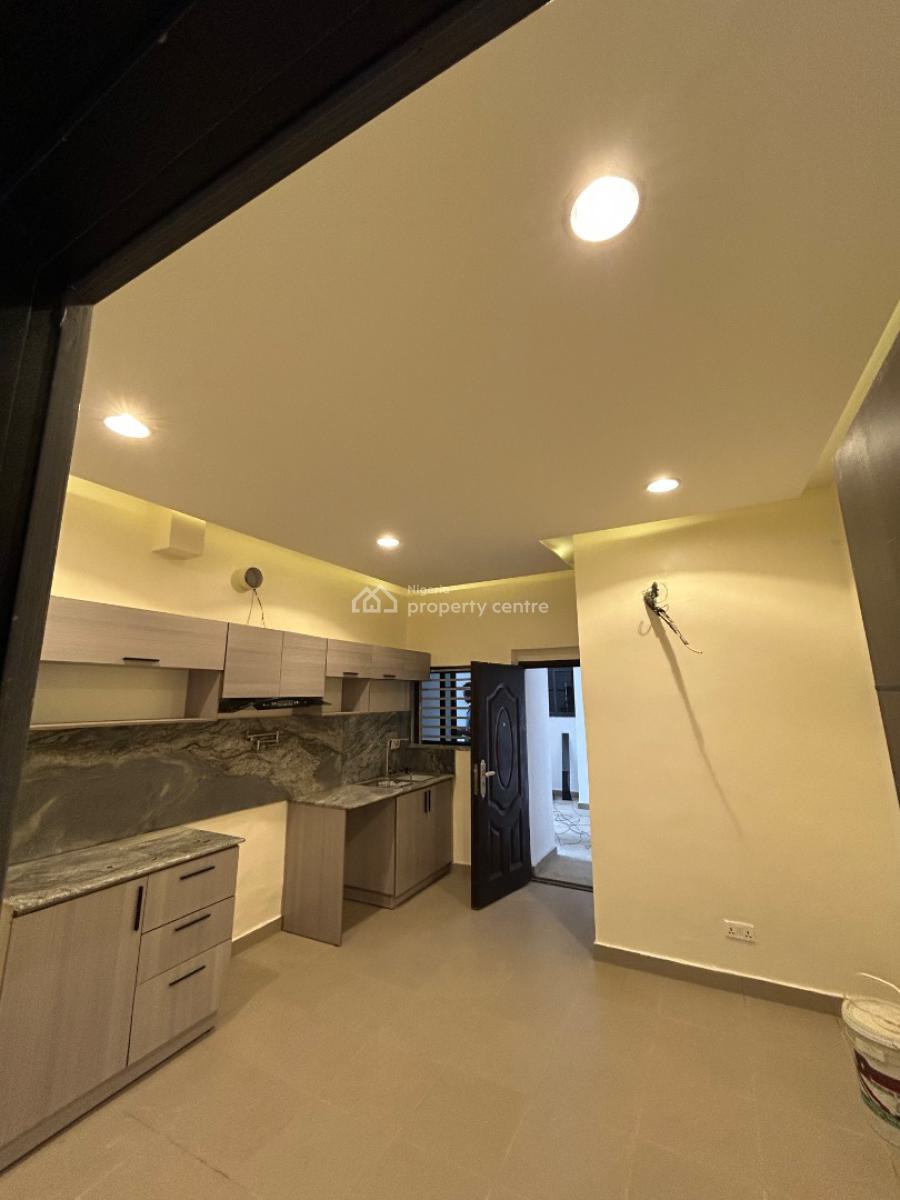 Neatly Built 3 Bedroom Apartment, Sabo, Yaba, Lagos, Flat / Apartment for Sale