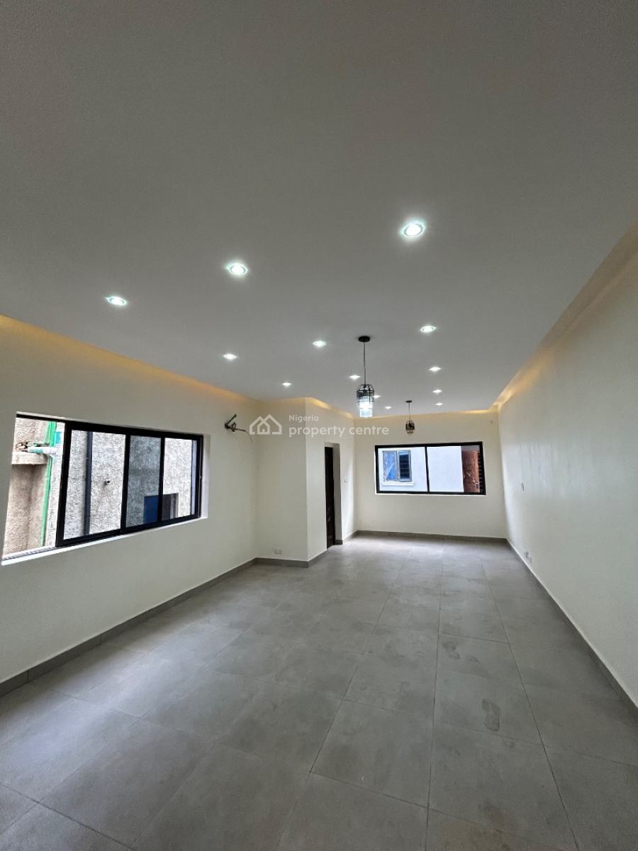 Neatly Built 3 Bedroom Apartment, Sabo, Yaba, Lagos, Flat / Apartment for Sale