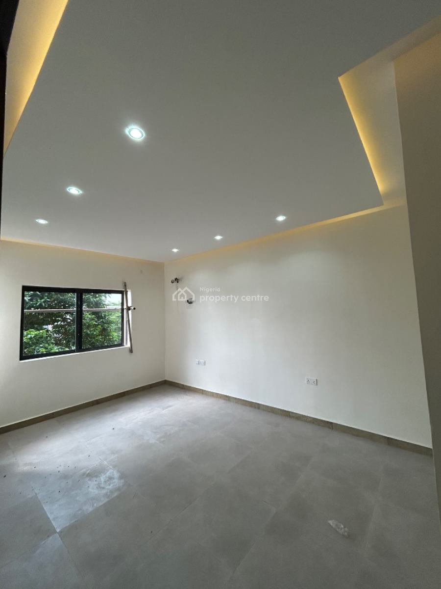 Neatly Built 3 Bedroom Apartment, Sabo, Yaba, Lagos, Flat / Apartment for Sale