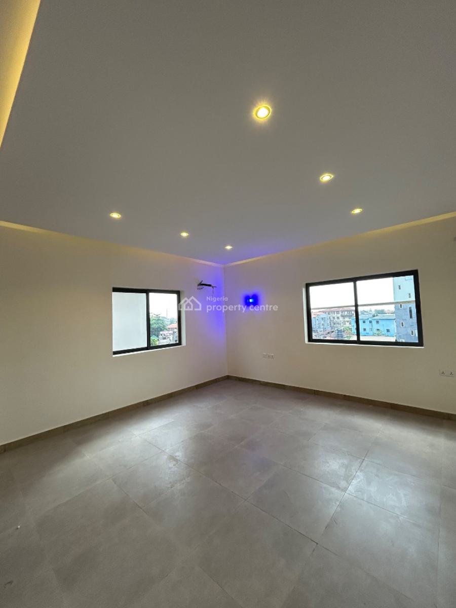 Neatly Built 3 Bedroom Apartment, Sabo, Yaba, Lagos, Flat / Apartment for Sale