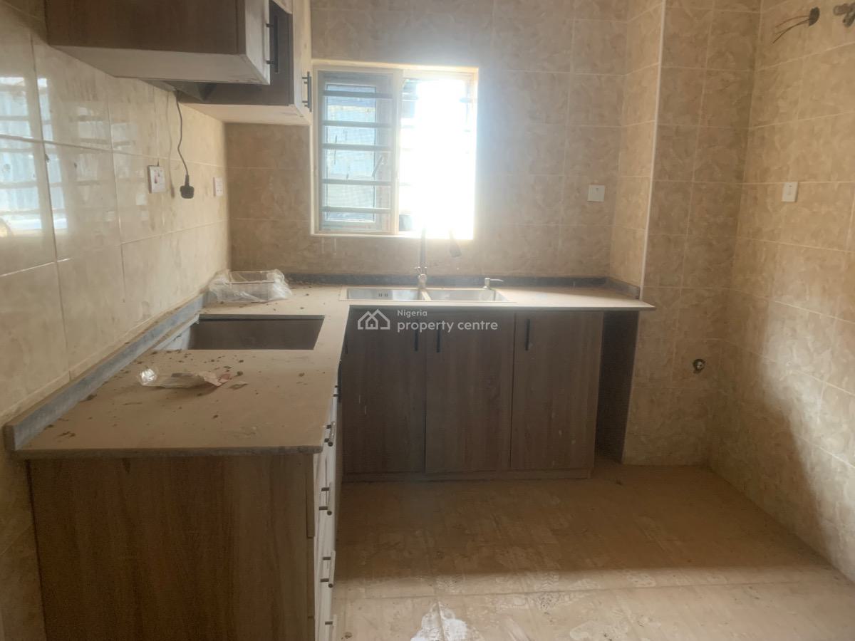 Unique 2 Bedroom Apartment, By Stella Maris, Durumi, Abuja, Flat / Apartment for Sale