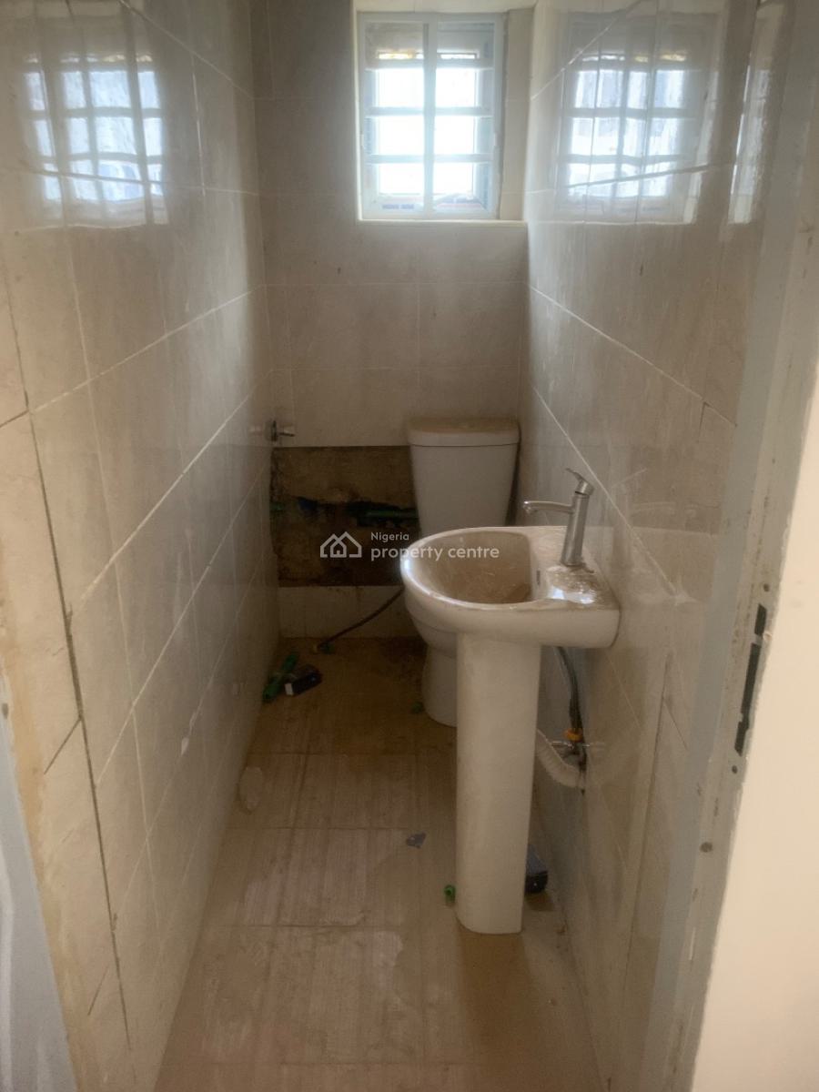 Unique 2 Bedroom Apartment, By Stella Maris, Durumi, Abuja, Flat / Apartment for Sale