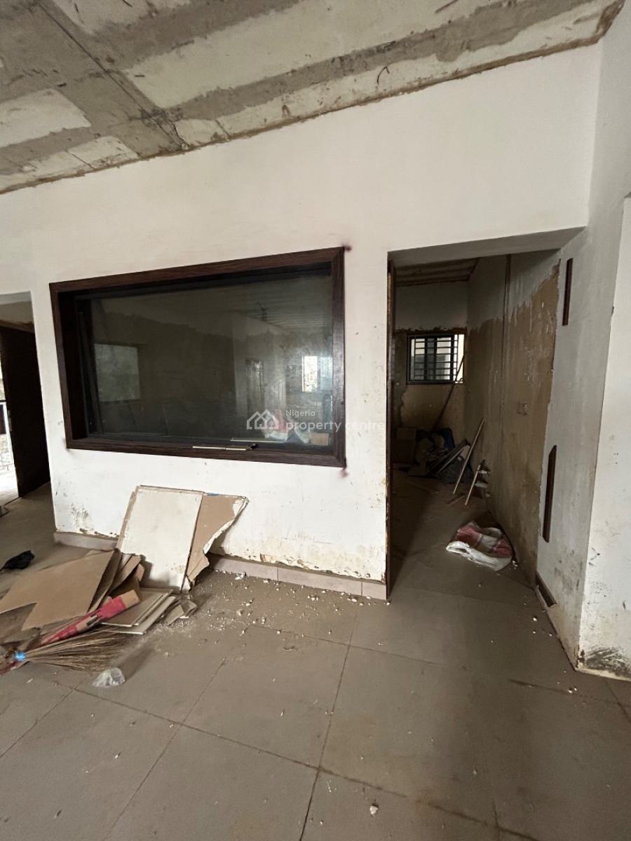 Neatly 2 Bedroom Apartment + Bq, Sabo, Yaba, Lagos, Flat / Apartment for Sale