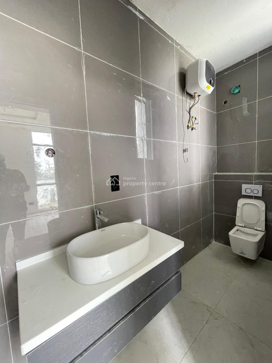 Two (2) Bedroom Apartment with Pool, Lekki Phase 1, Lekki, Lagos, Flat / Apartment for Rent