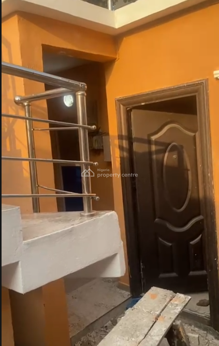 a Well Maintained 2 Bedroom Bungalow, Abraham Adesanya Estate, Lekki Phase 2, Lekki, Lagos, Detached Bungalow for Rent