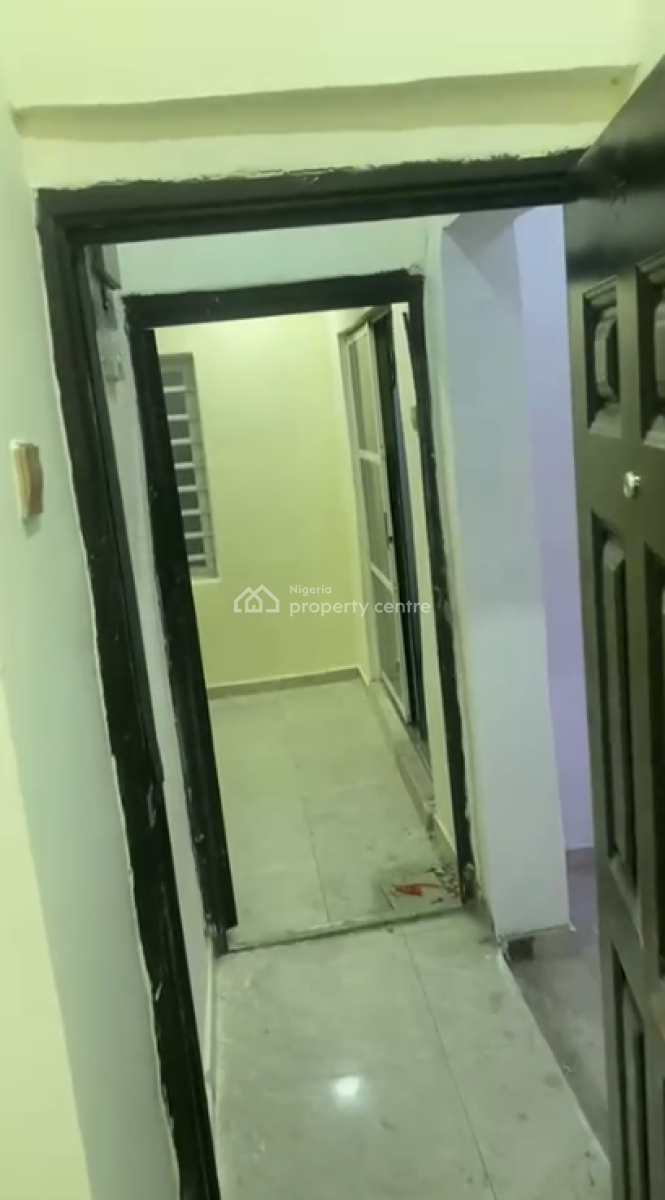 a Well Maintained 2 Bedroom Bungalow, Abraham Adesanya Estate, Lekki Phase 2, Lekki, Lagos, Detached Bungalow for Rent