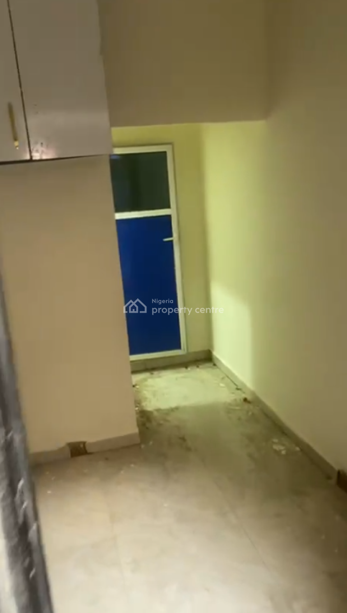 a Well Maintained 2 Bedroom Bungalow, Abraham Adesanya Estate, Lekki Phase 2, Lekki, Lagos, Detached Bungalow for Rent