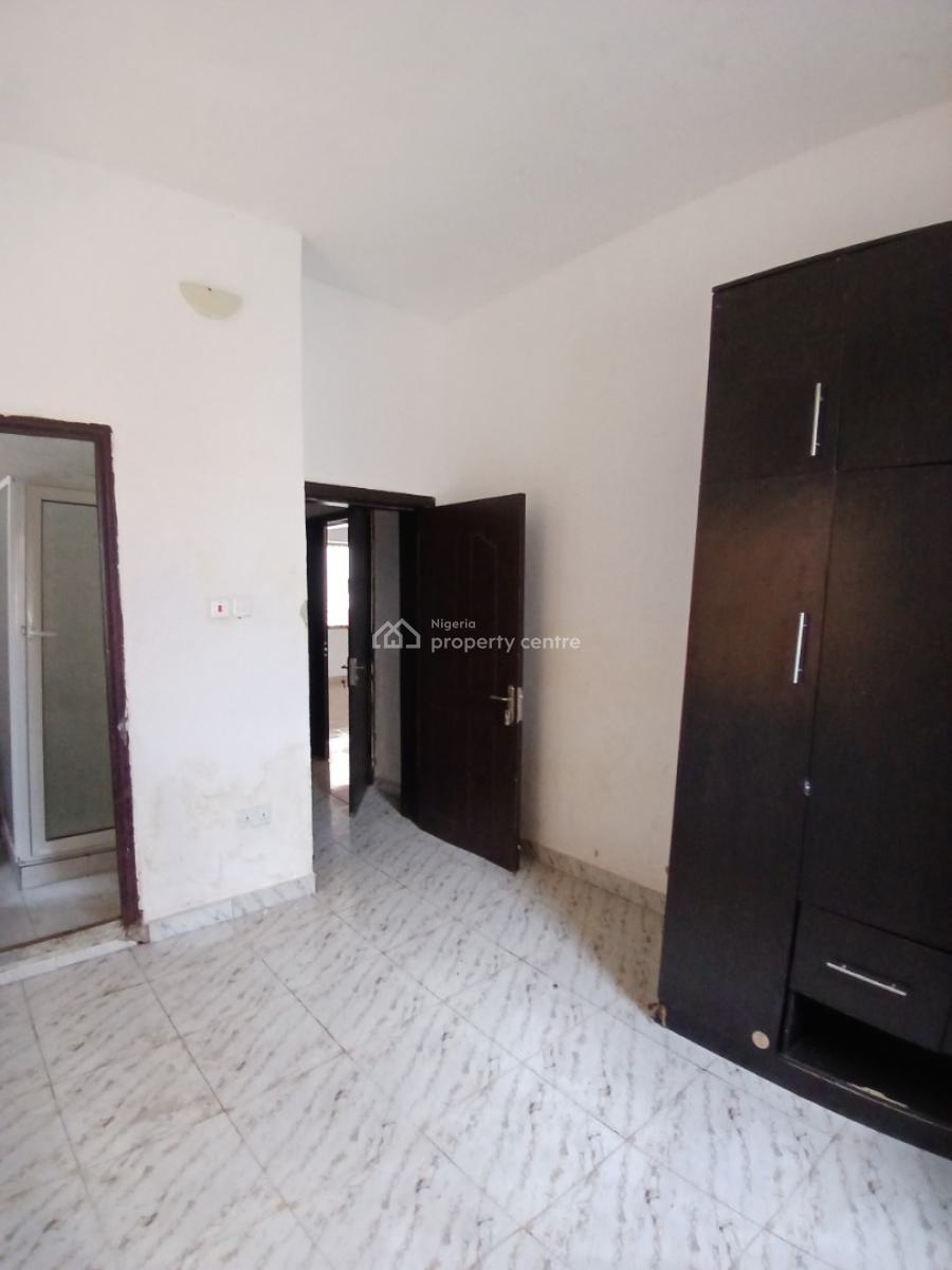 2 Bedroom Flat, Downstairs, Off Badore Road, Badore, Ajah, Lagos, Flat / Apartment for Rent