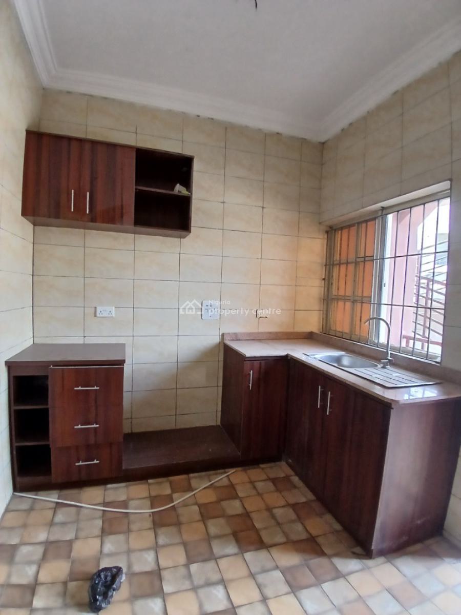 2 Bedroom Flat, Downstairs, Off Badore Road, Badore, Ajah, Lagos, Flat / Apartment for Rent