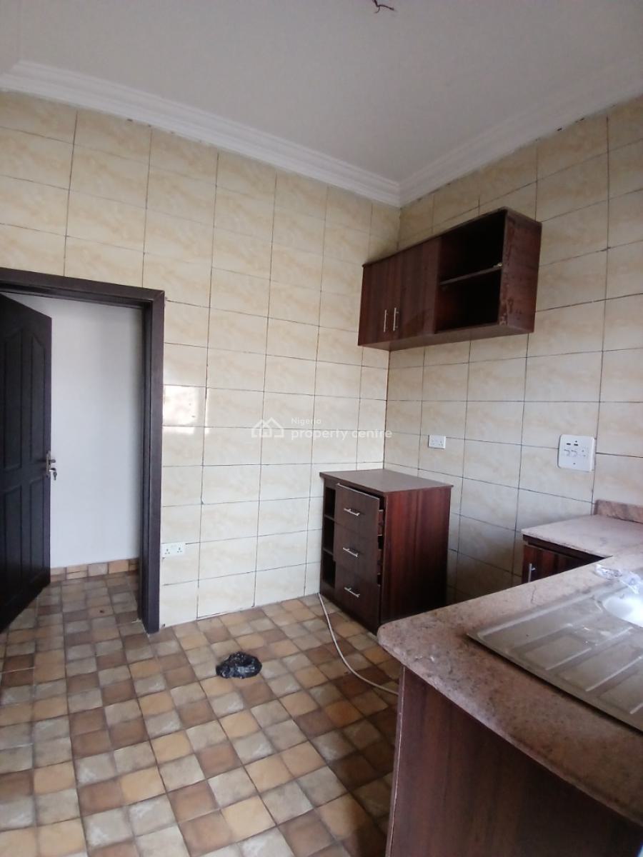 2 Bedroom Flat, Downstairs, Off Badore Road, Badore, Ajah, Lagos, Flat / Apartment for Rent