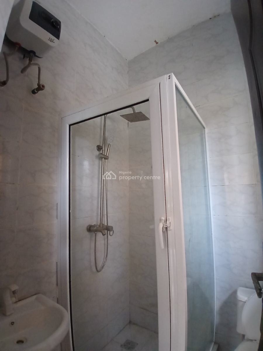 2 Bedroom Flat, Downstairs, Off Badore Road, Badore, Ajah, Lagos, Flat / Apartment for Rent