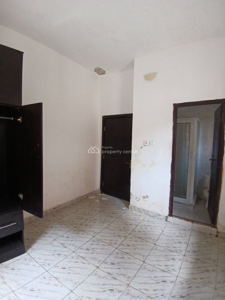 2 Bedroom Flat, Downstairs, Off Badore Road, Badore, Ajah, Lagos, Flat / Apartment for Rent