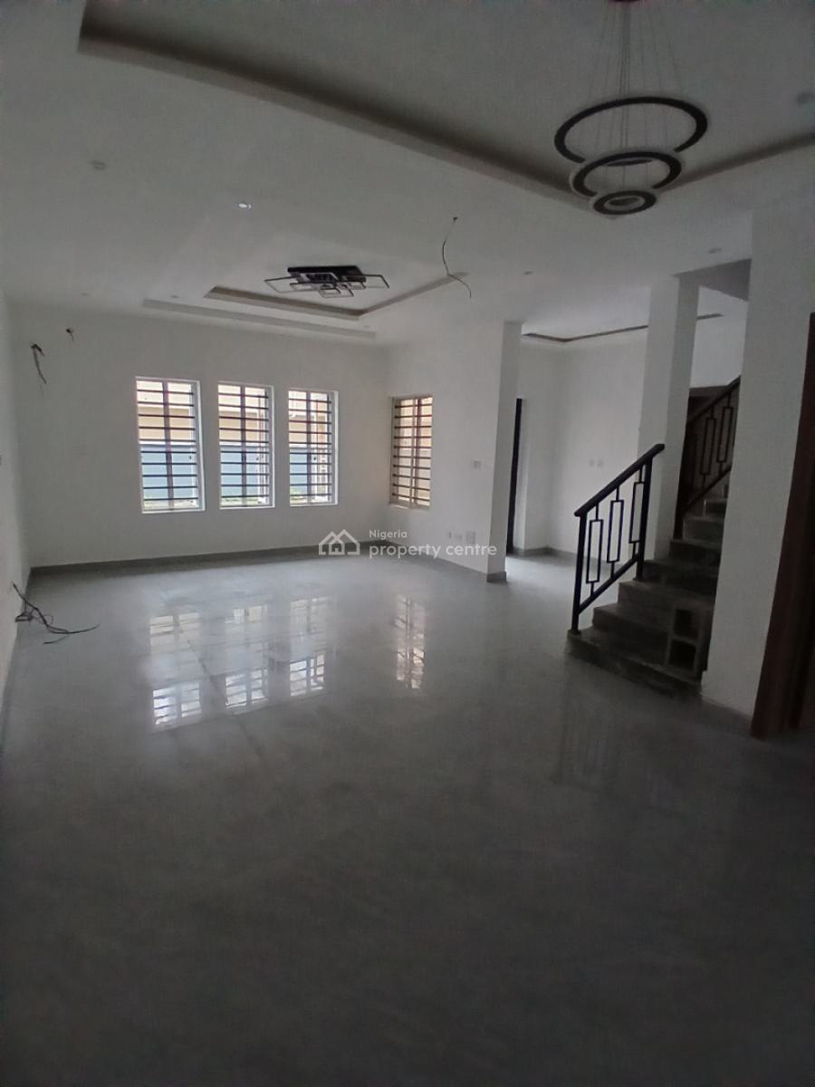 New and Serviced 4 Bedroom En-suite Townhouse with 1 Room Bq, Lekki Phase 1, Lekki, Lagos, Terraced Duplex for Rent