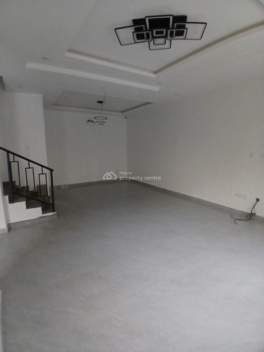New and Serviced 4 Bedroom En-suite Townhouse with 1 Room Bq, Lekki Phase 1, Lekki, Lagos, Terraced Duplex for Rent