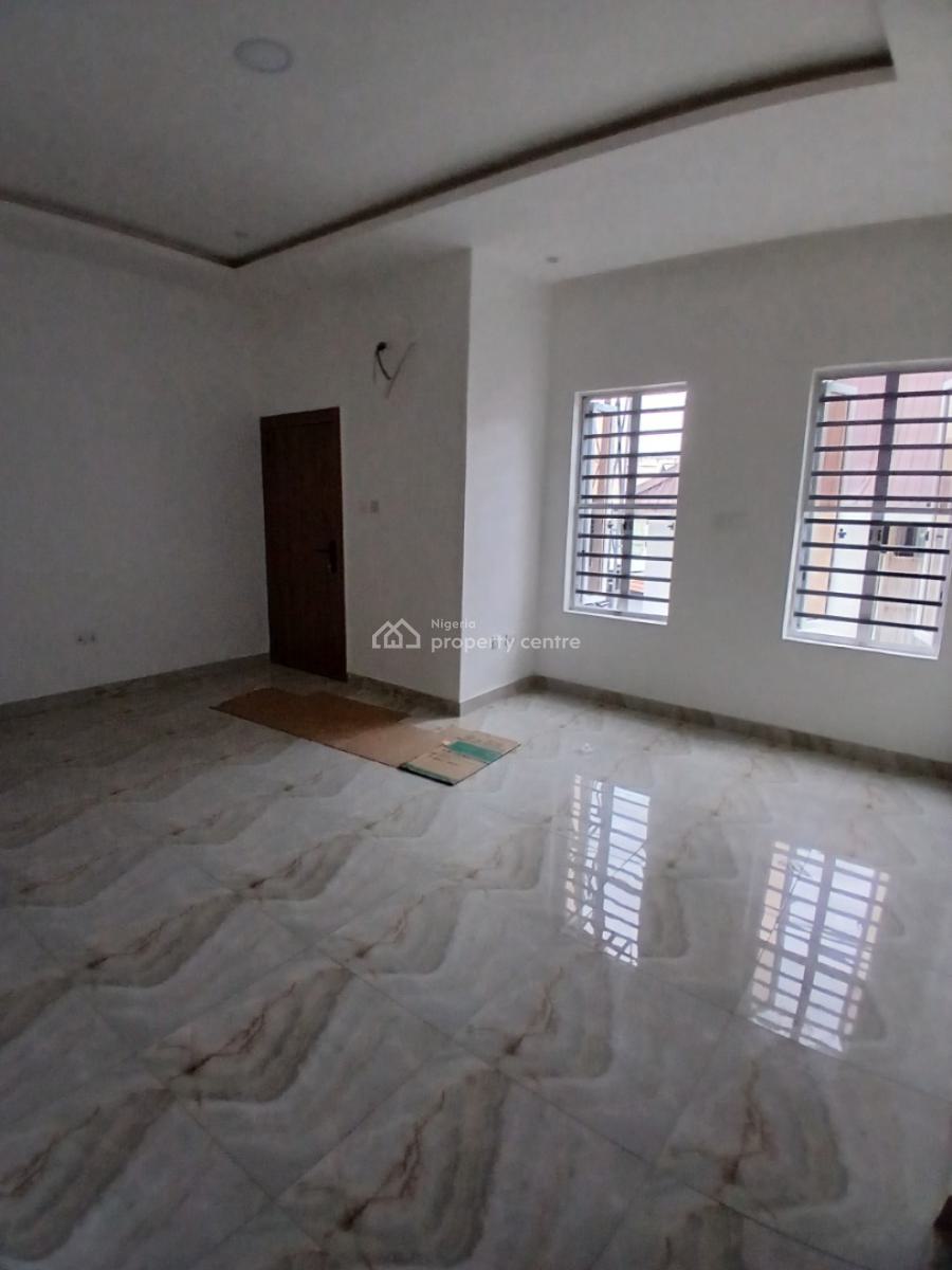 New and Serviced 4 Bedroom En-suite Townhouse with 1 Room Bq, Lekki Phase 1, Lekki, Lagos, Terraced Duplex for Rent