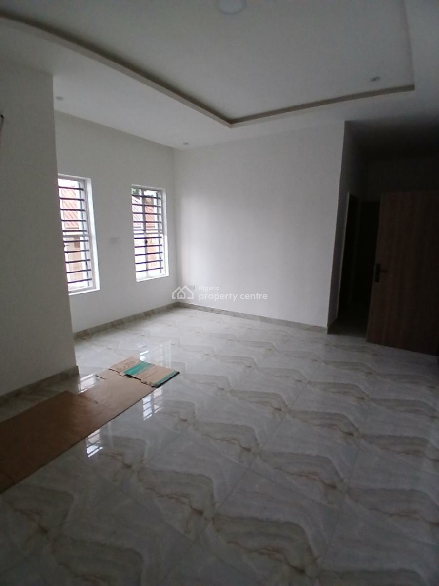 New and Serviced 4 Bedroom En-suite Townhouse with 1 Room Bq, Lekki Phase 1, Lekki, Lagos, Terraced Duplex for Rent