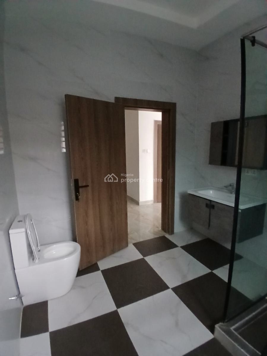 New and Serviced 4 Bedroom En-suite Townhouse with 1 Room Bq, Lekki Phase 1, Lekki, Lagos, Terraced Duplex for Rent