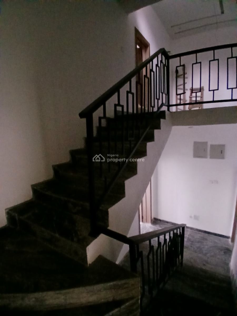 New and Serviced 4 Bedroom En-suite Townhouse with 1 Room Bq, Lekki Phase 1, Lekki, Lagos, Terraced Duplex for Rent