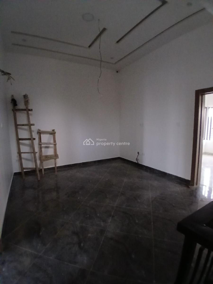 New and Serviced 4 Bedroom En-suite Townhouse with 1 Room Bq, Lekki Phase 1, Lekki, Lagos, Terraced Duplex for Rent