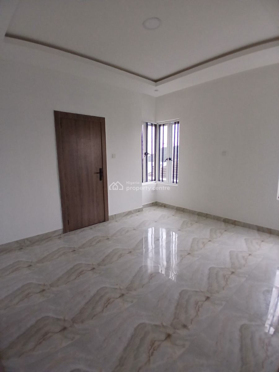 New and Serviced 4 Bedroom En-suite Townhouse with 1 Room Bq, Lekki Phase 1, Lekki, Lagos, Terraced Duplex for Rent