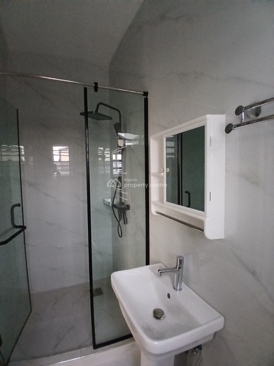 New and Serviced 4 Bedroom En-suite Townhouse with 1 Room Bq, Lekki Phase 1, Lekki, Lagos, Terraced Duplex for Rent