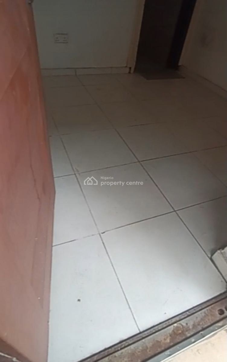 Spacious  Selfcon Bq, Chevyview Estate Chevron, Lekki, Lagos, Self Contain (single Rooms) for Rent